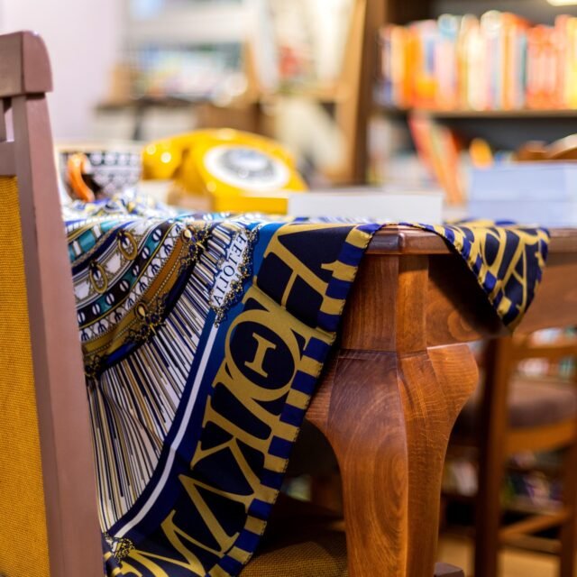 Fetolia celebrates the roots of language with the Greek Alphabet Silk Scarf—a stylish tribute to the alphabet that shaped the West. Crafted from luxurious 100% Silk Twill, it’s a must-have for lovers of history, design, and timeless elegance.
Purchase online : https://fetolia.com/product/the-greek-alphabet-navy/

#fetolia #greekalphabet #silkscarf #giftstore #scarf #giftsformom #greeksallovertheworld #greeksinusa #greeksinaustralia @mary_paraskevopoulou_ @simoun.books.and.coffee
